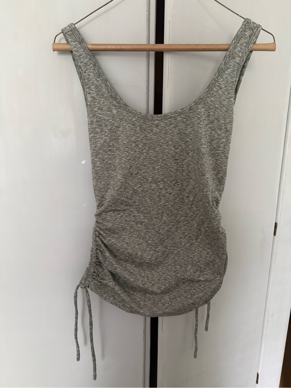 JoyLab Gray Scoop-Neck Ruched Tank